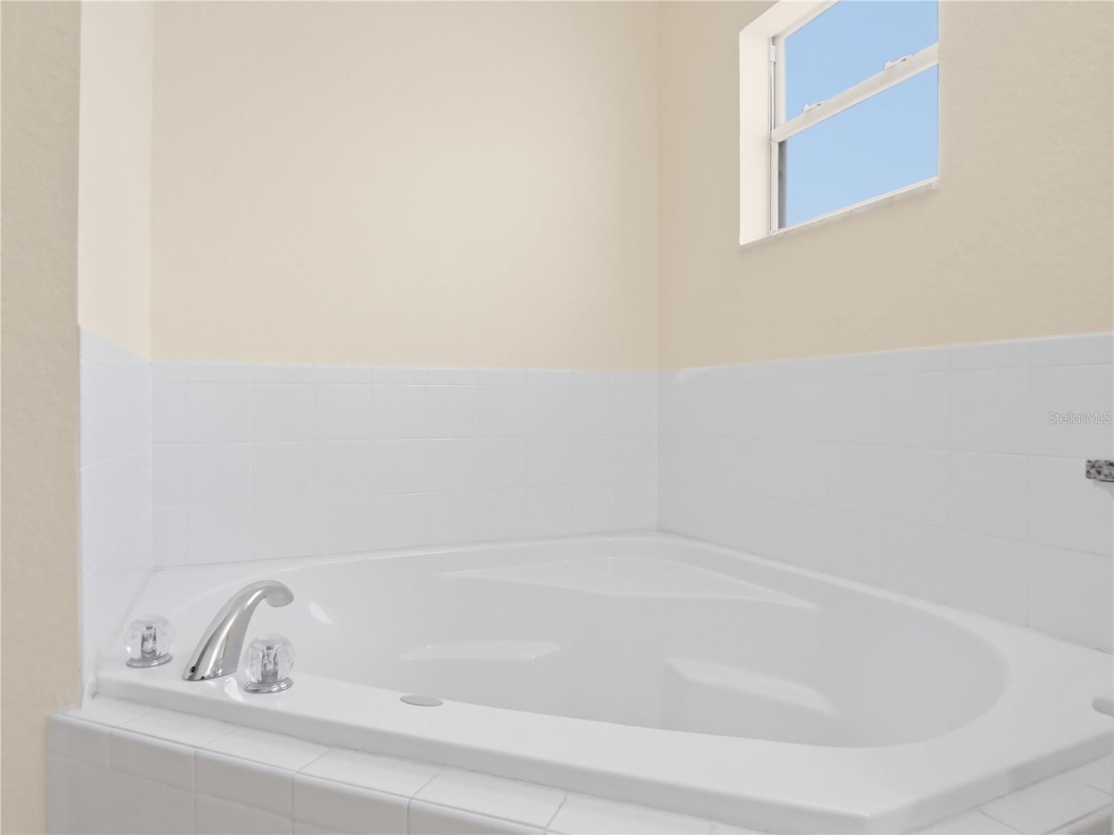 BEVERLY RISE PH 02 - Residential