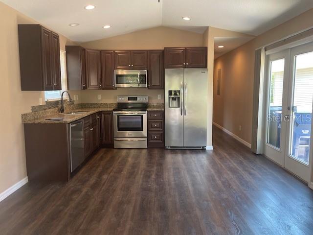 BEVERLY TERRACE - Residential Lease