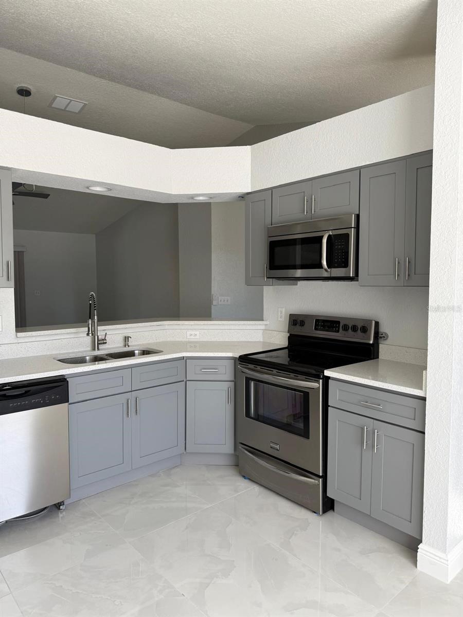 LAKEVIEW MANOR - Residential