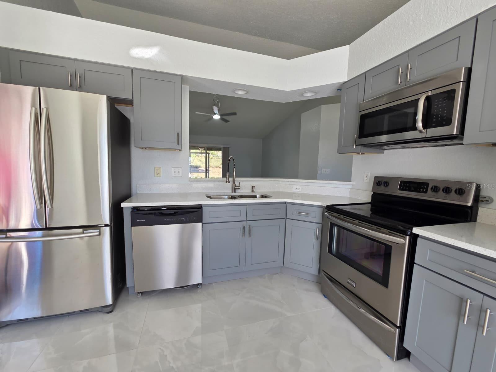 LAKEVIEW MANOR - Residential