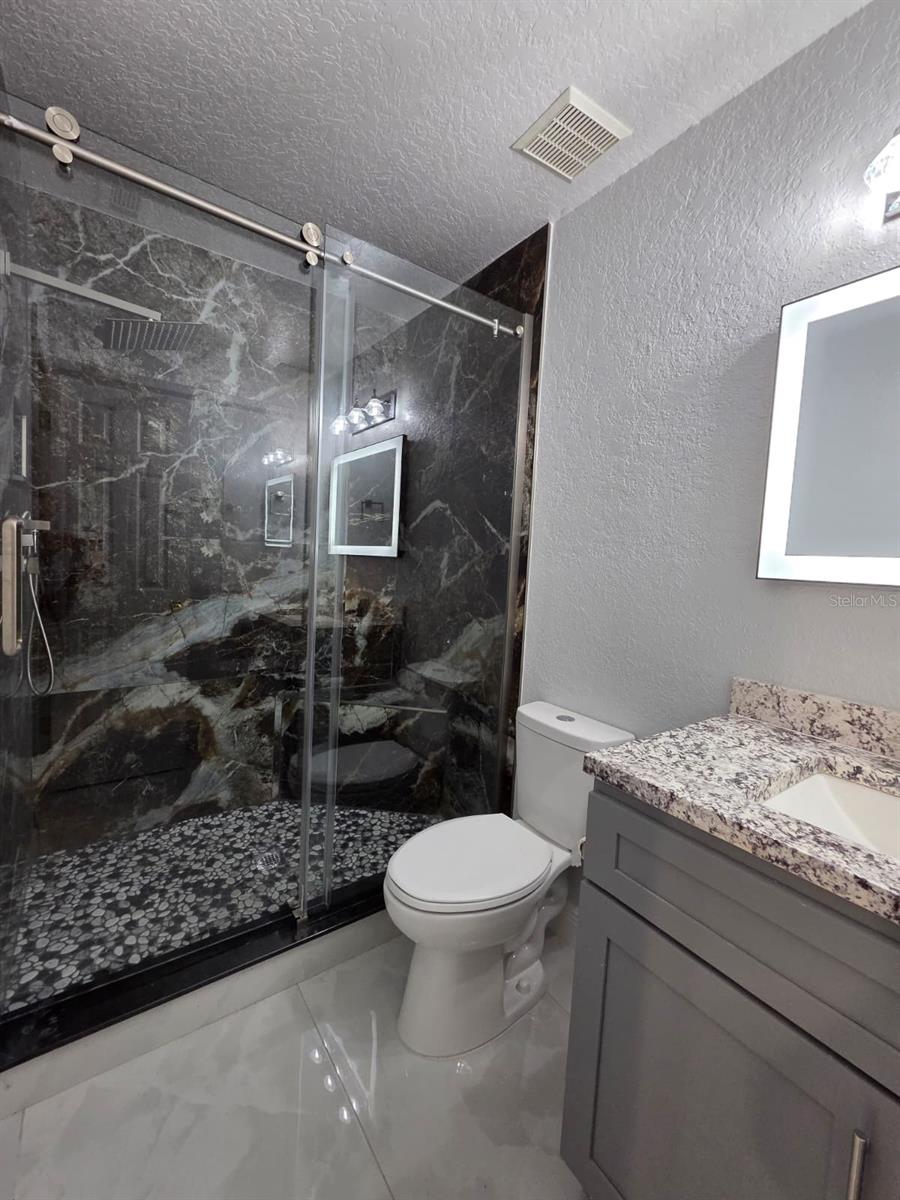 LAKEVIEW MANOR - Residential