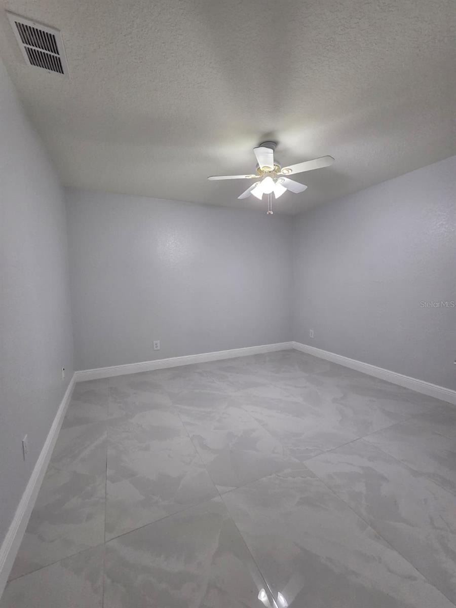 LAKEVIEW MANOR - Residential