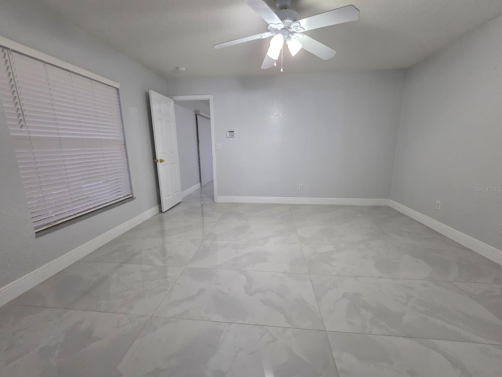 LAKEVIEW MANOR - Residential