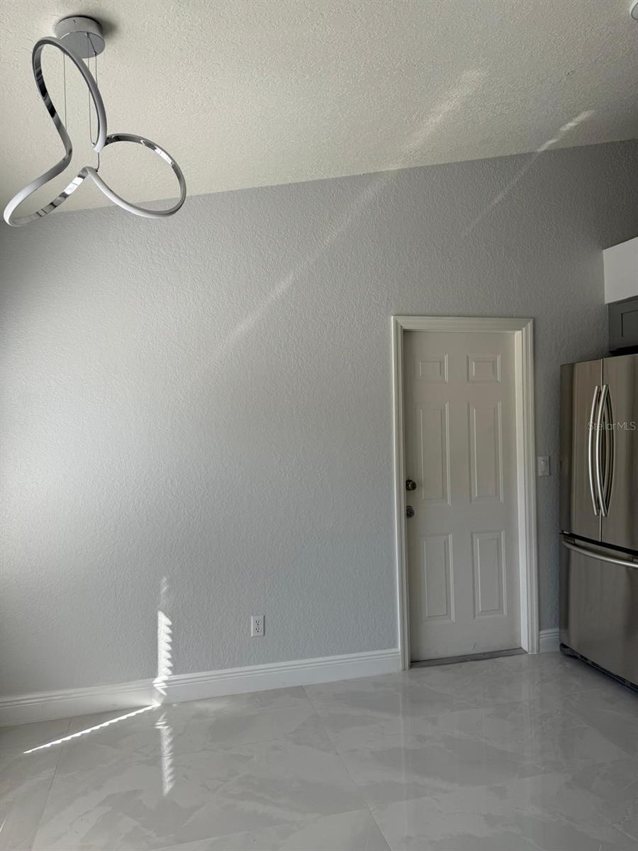 LAKEVIEW MANOR - Residential