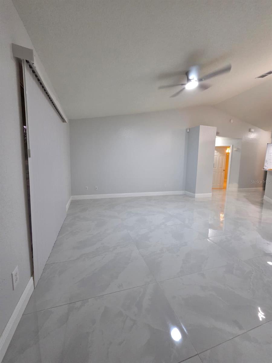 LAKEVIEW MANOR - Residential