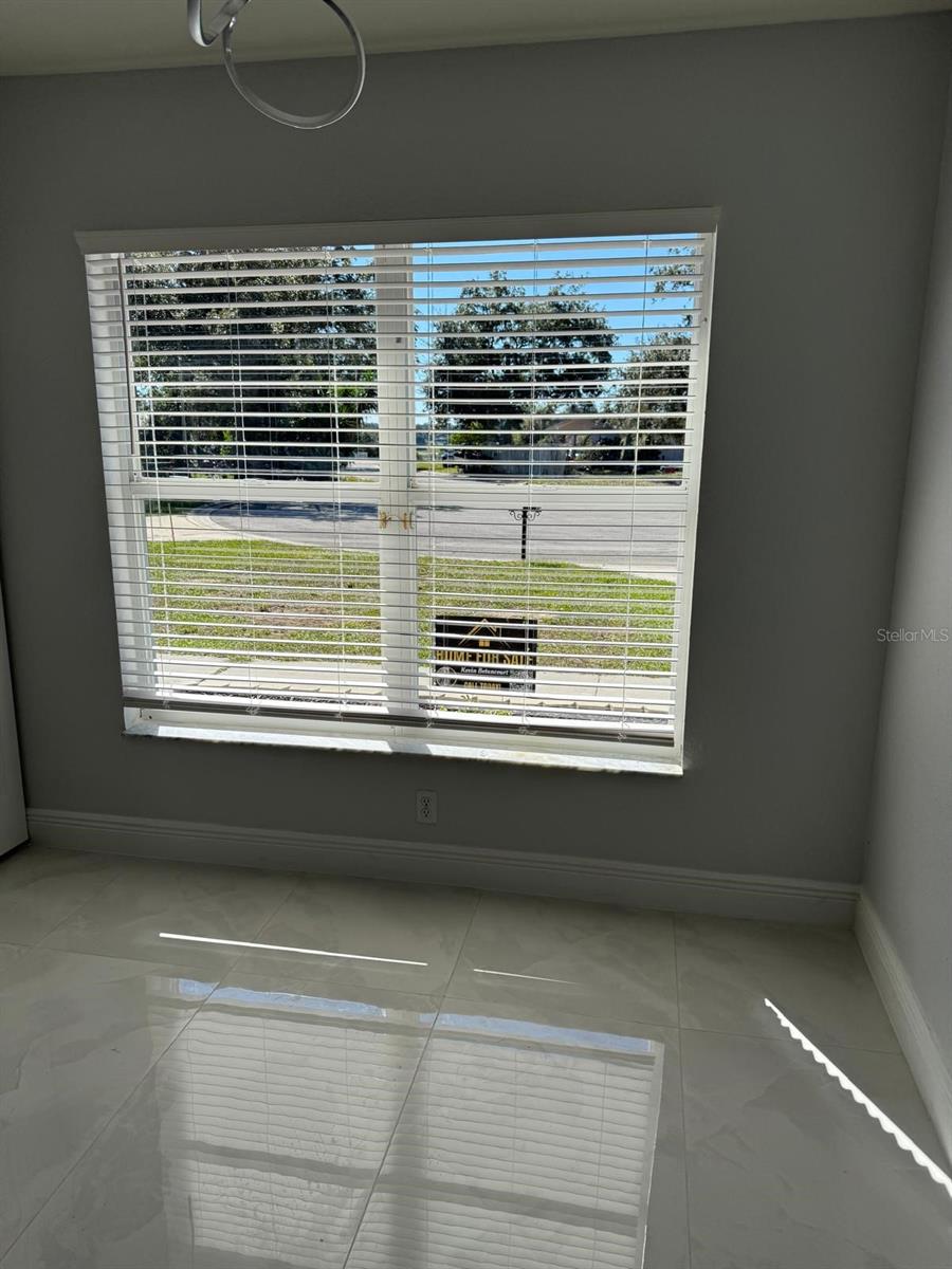 LAKEVIEW MANOR - Residential