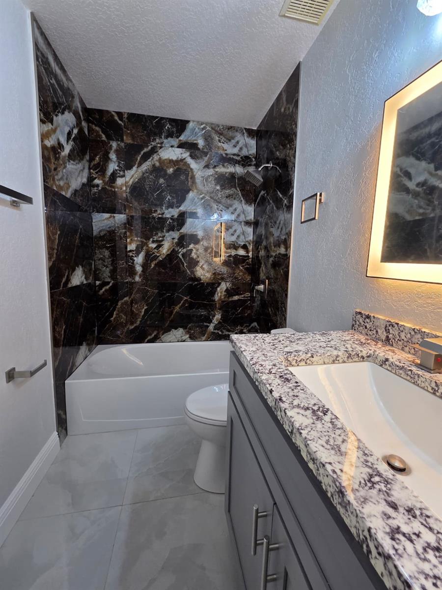 LAKEVIEW MANOR - Residential