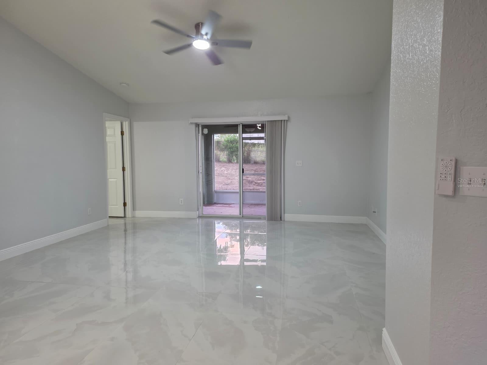 LAKEVIEW MANOR - Residential