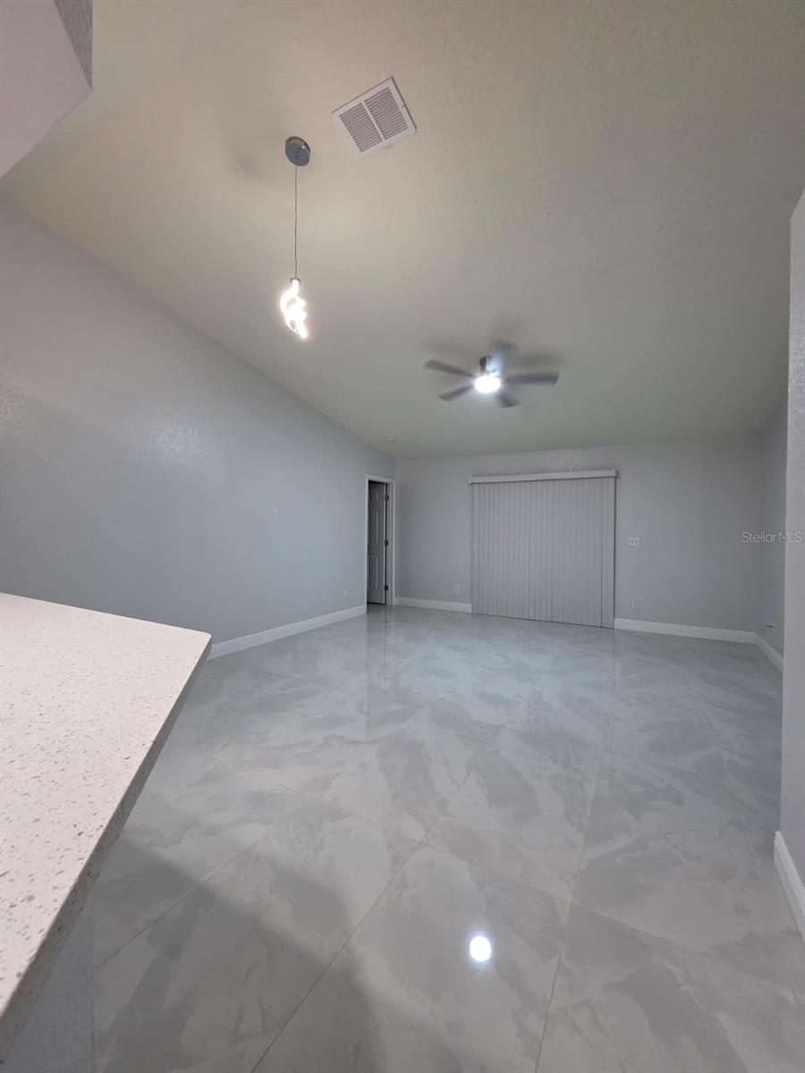 LAKEVIEW MANOR - Residential