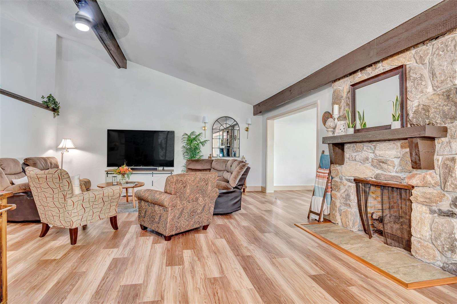 ARROWHEAD GOLF AND COUNTRY CLUB - Residential