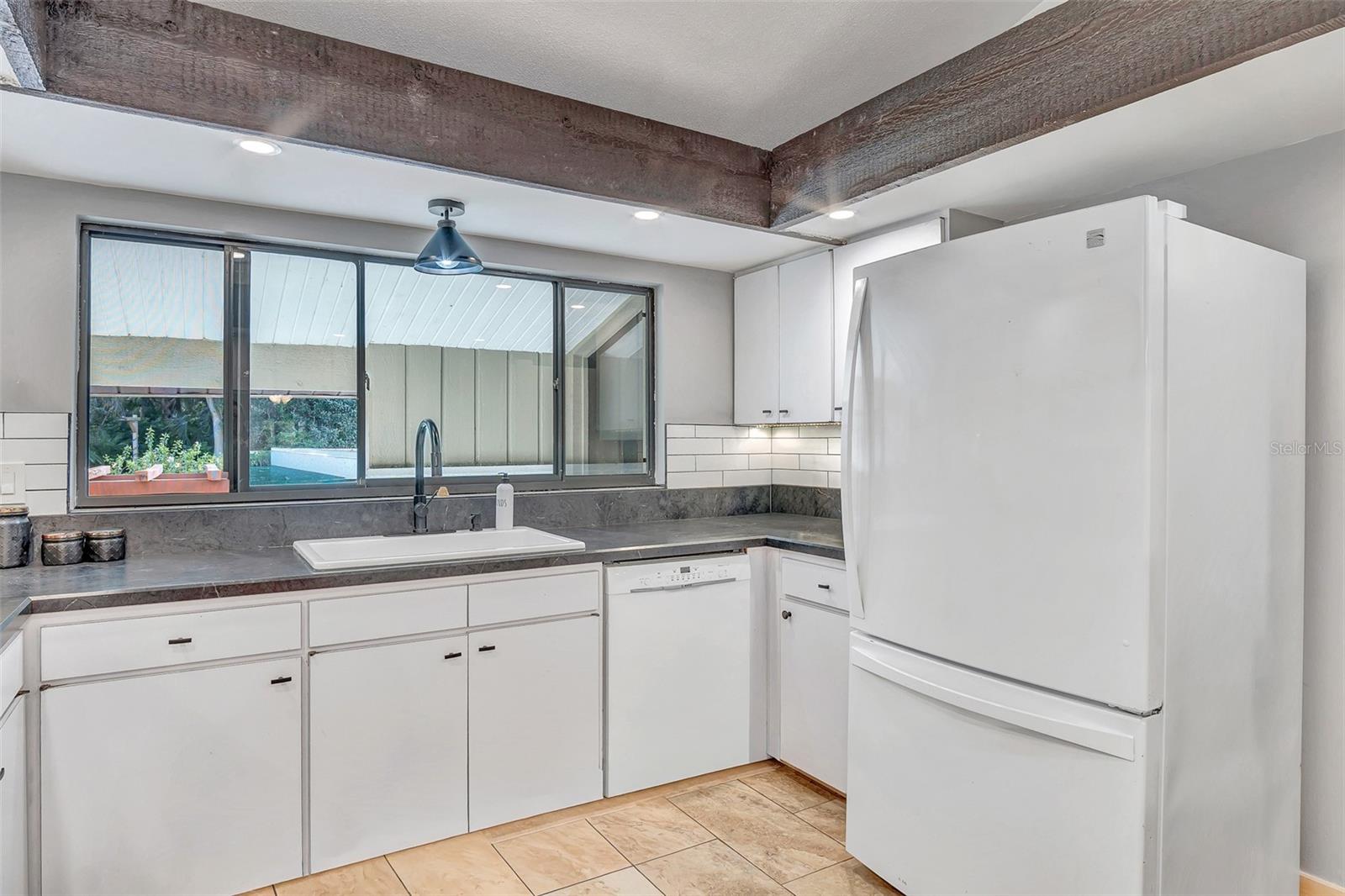 ARROWHEAD GOLF AND COUNTRY CLUB - Residential