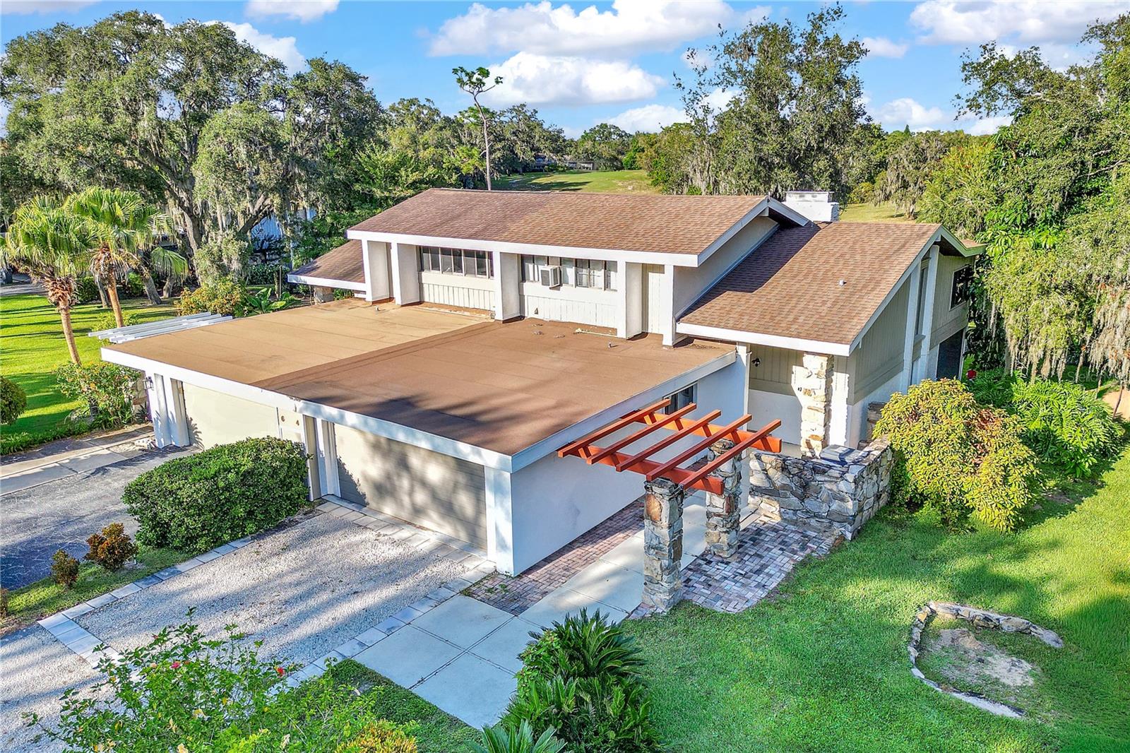 ARROWHEAD GOLF AND COUNTRY CLUB - Residential