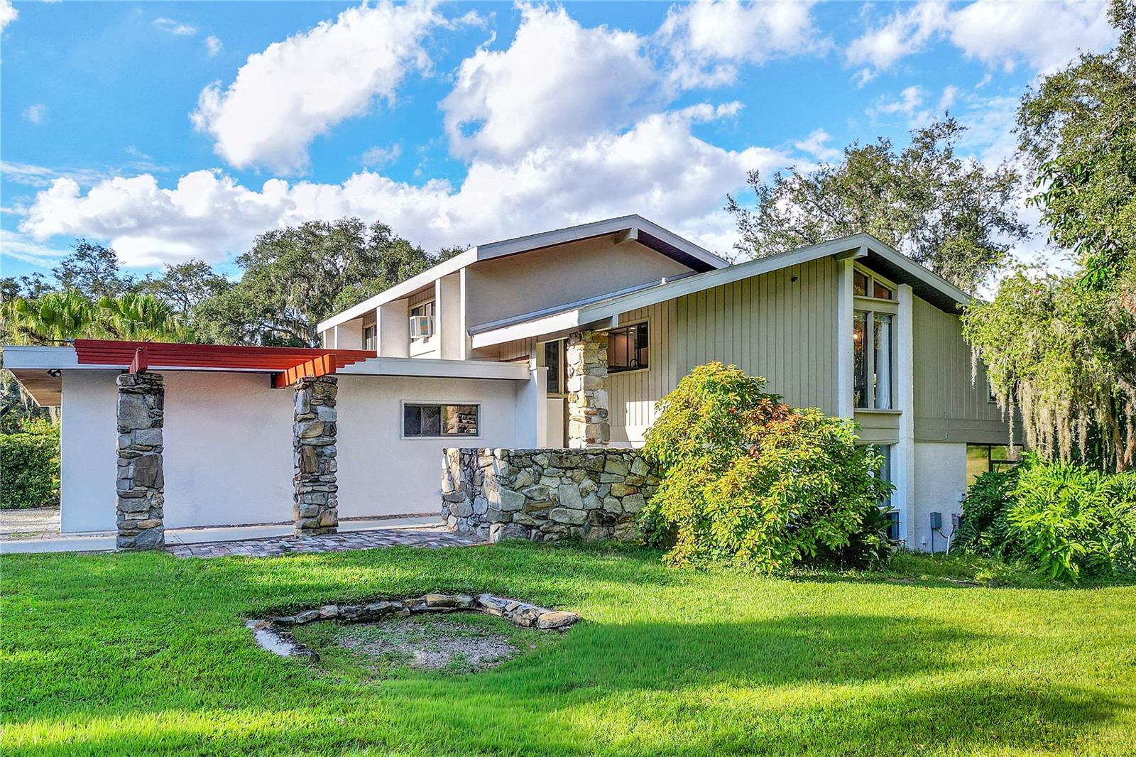 ARROWHEAD GOLF AND COUNTRY CLUB - Residential