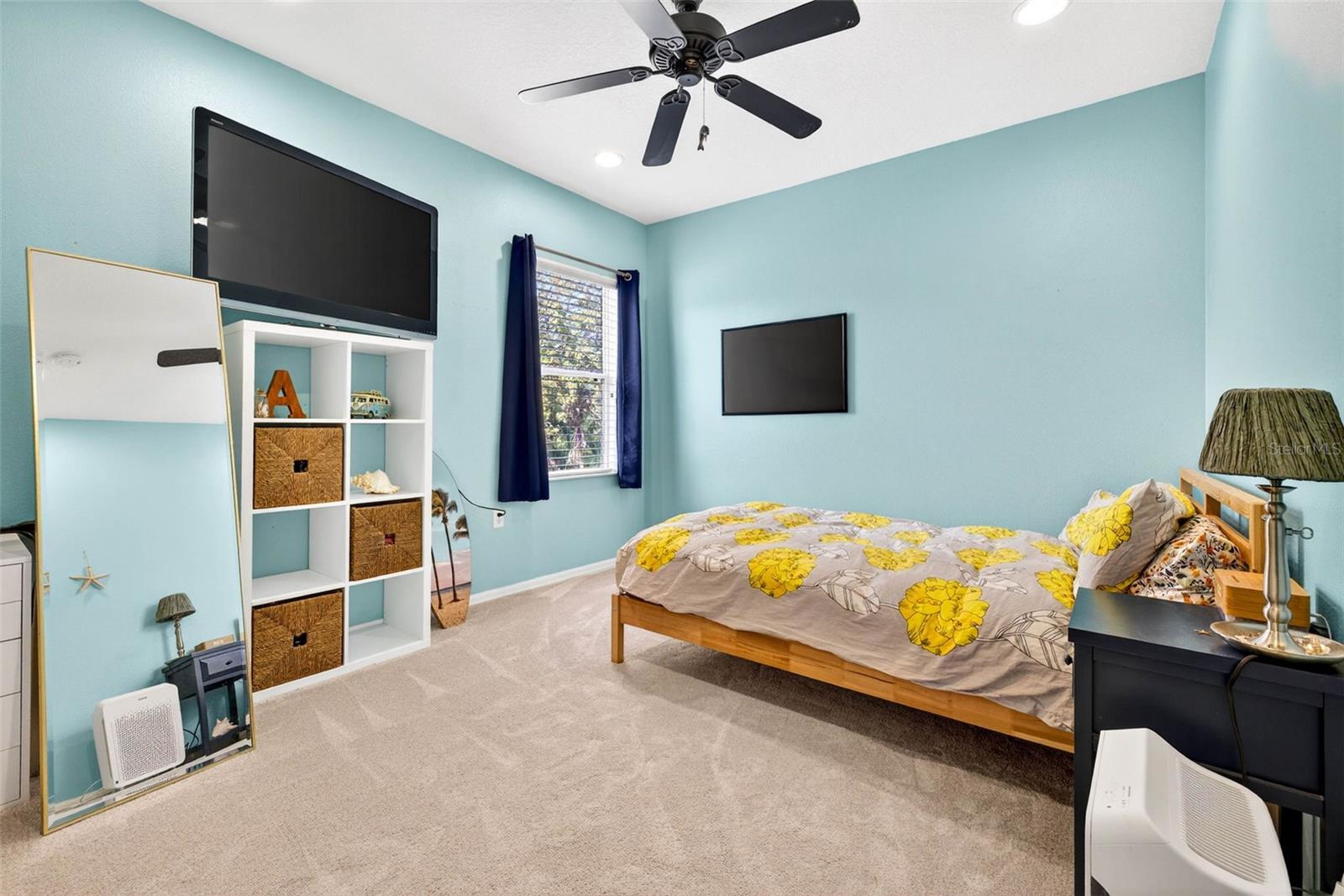 IVY LAKE ESTATES - Residential