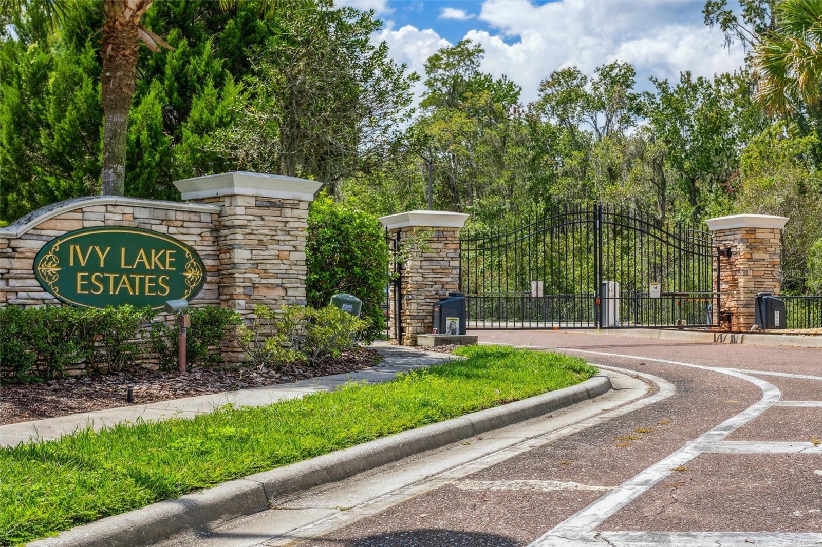 IVY LAKE ESTATES - Residential