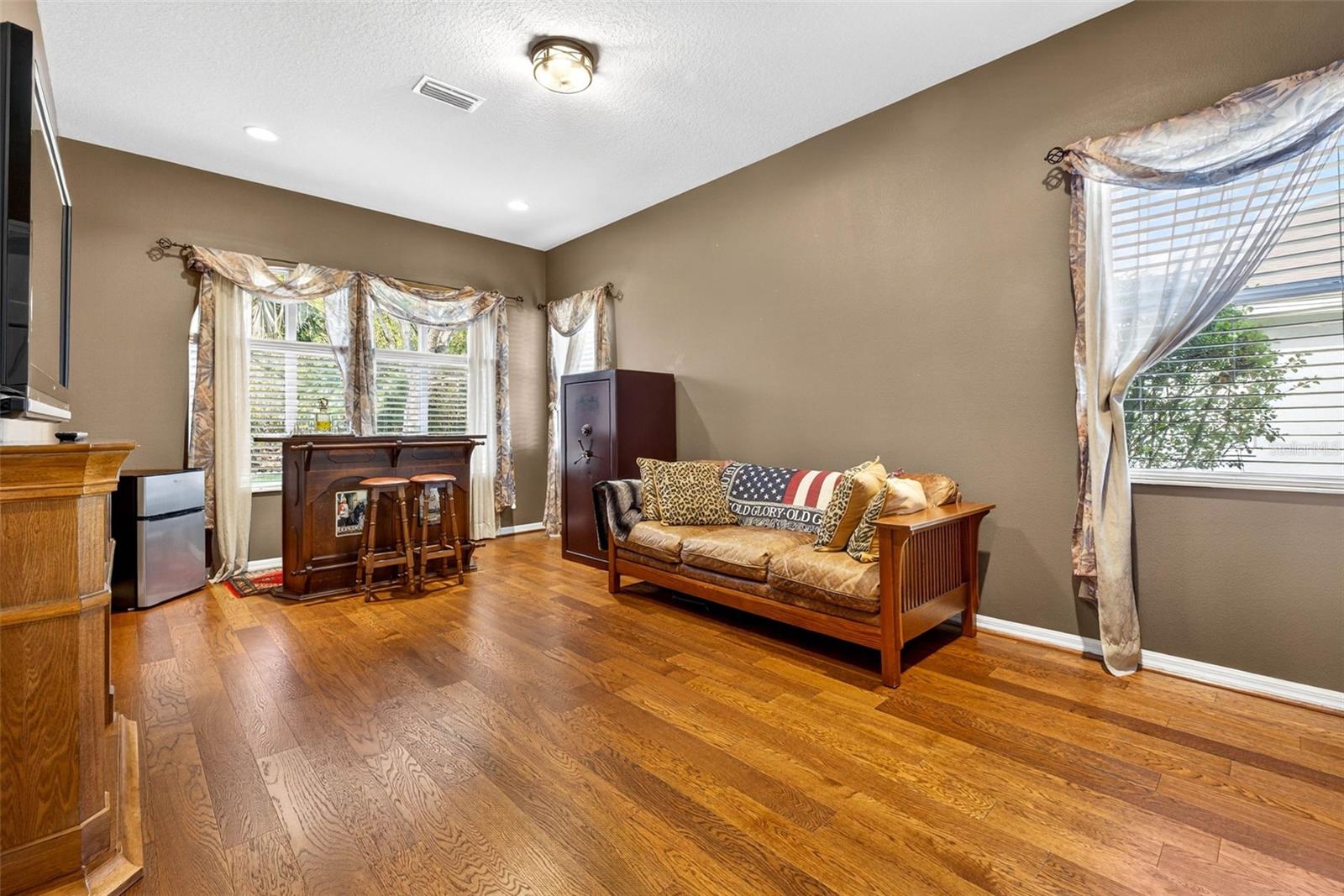 IVY LAKE ESTATES - Residential