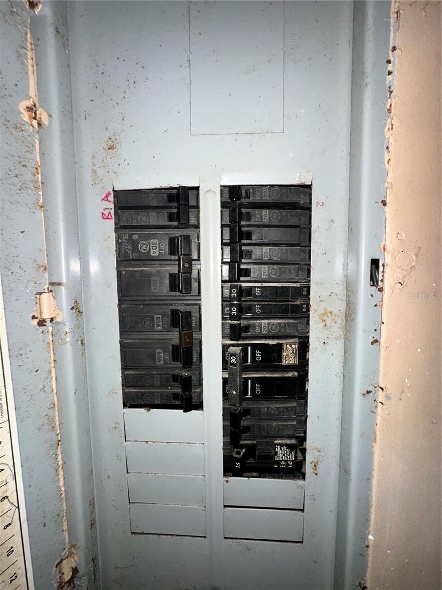 BERKSHIRES IN DEANBURG 04-17-30 - Commercial Sale