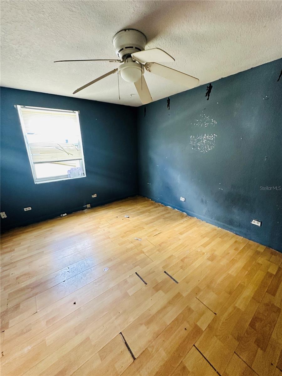 BERKSHIRES IN DEANBURG 04-17-30 - Commercial Sale