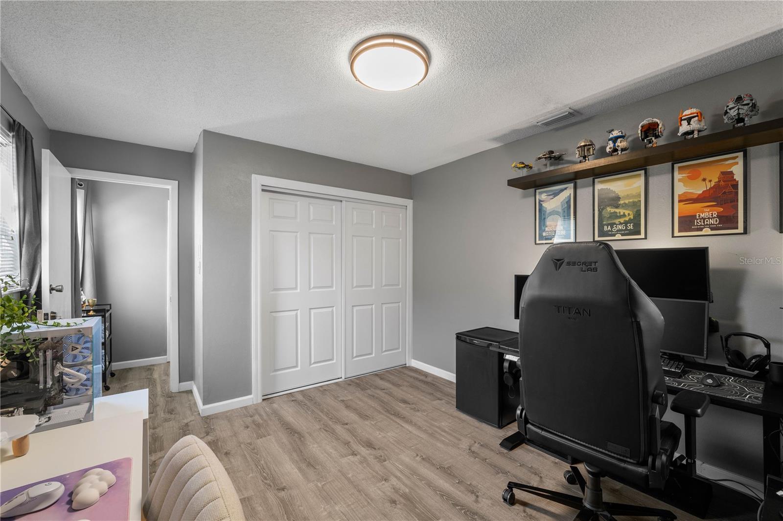 OAK LAKE PARK CONDO - Residential