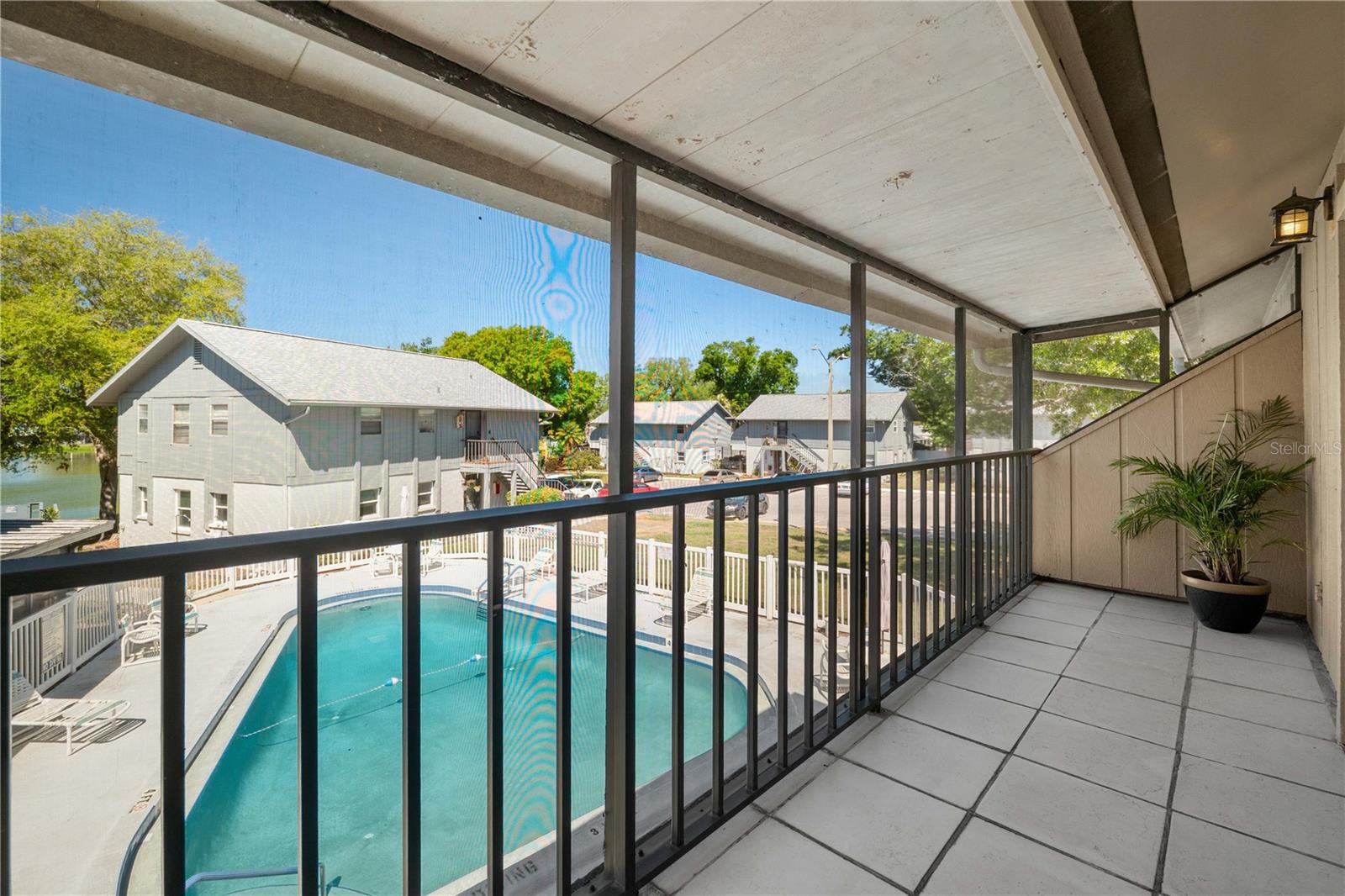 OAK LAKE PARK CONDO - Residential