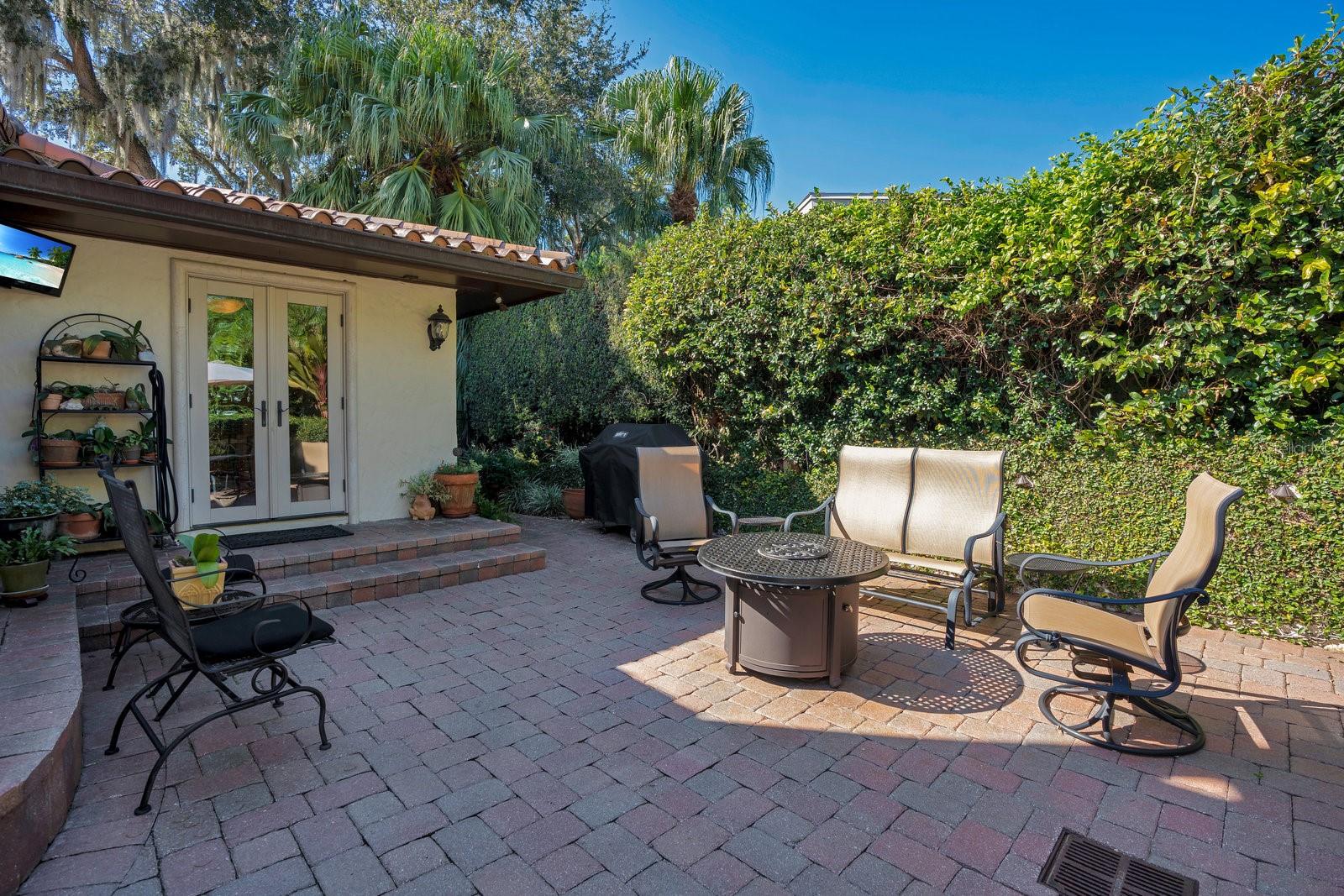 FOREST HILLS - Residential