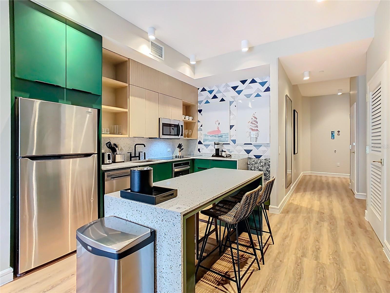 SUNSET WALK HOTEL CONDO PH 1 - Residential