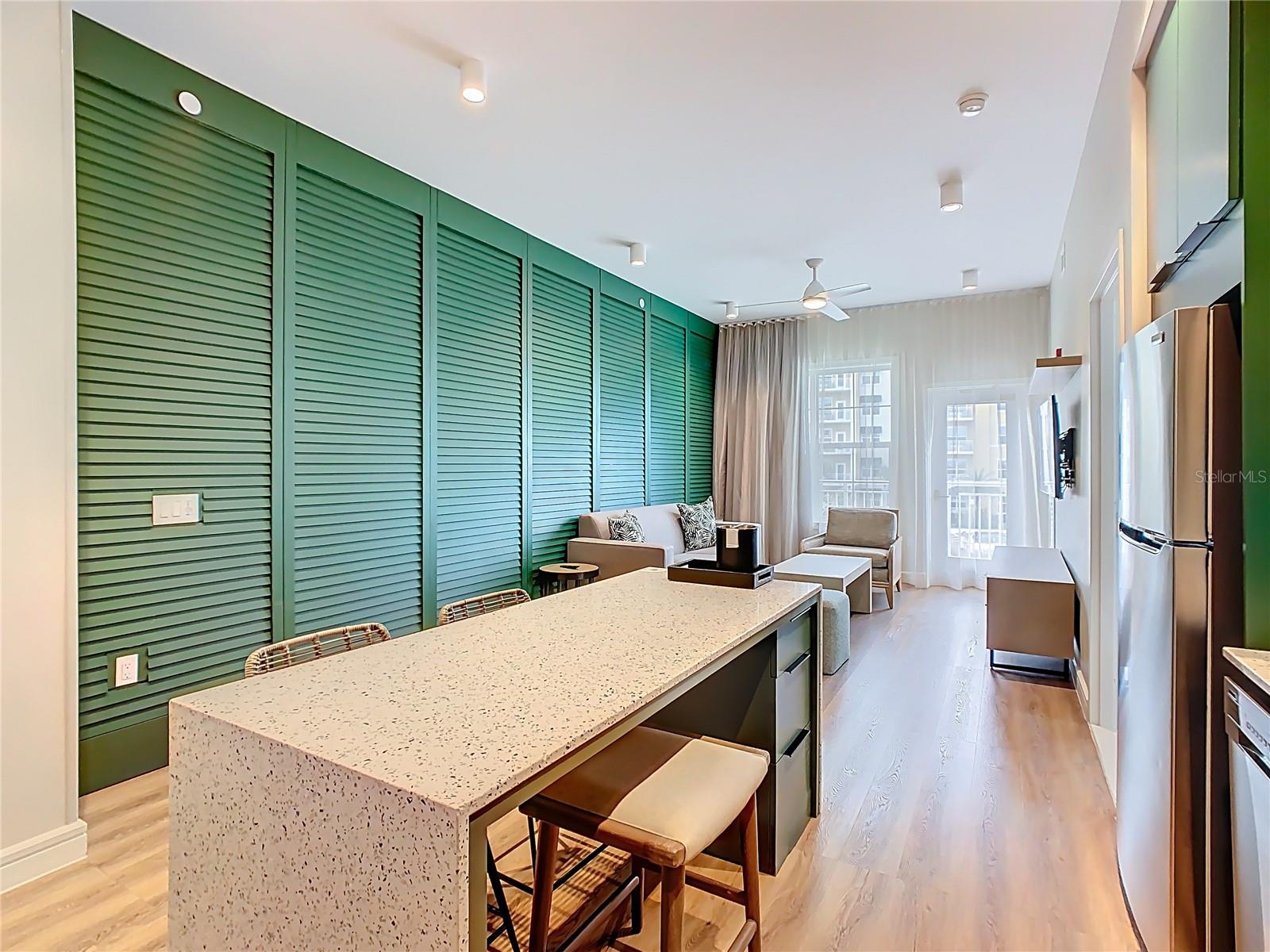 SUNSET WALK HOTEL CONDO PH 1 - Residential