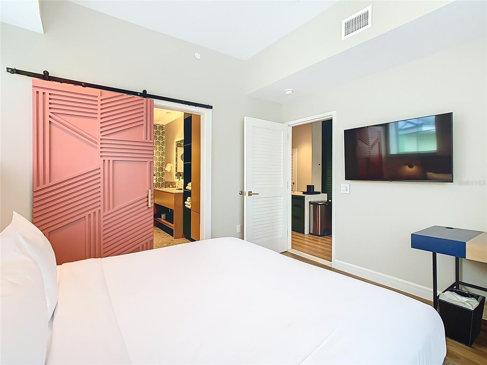 SUNSET WALK HOTEL CONDO PH 1 - Residential