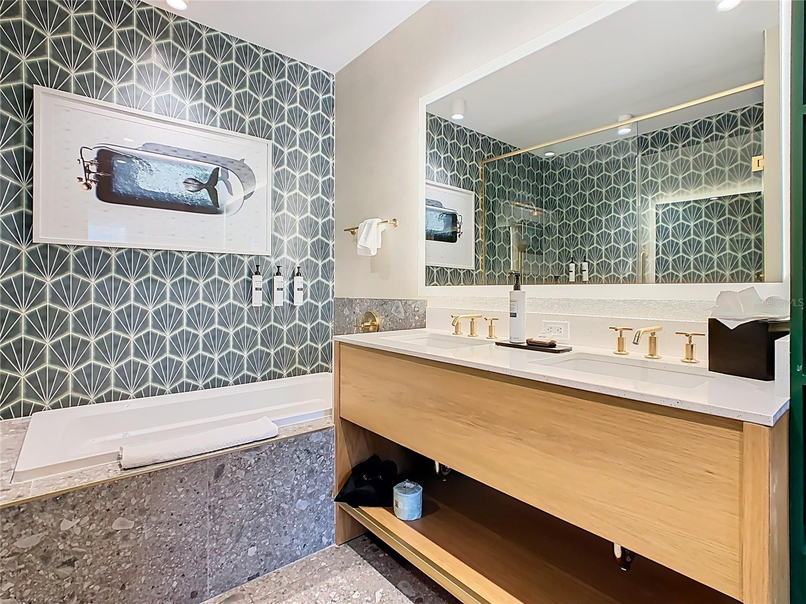 SUNSET WALK HOTEL CONDO PH 1 - Residential