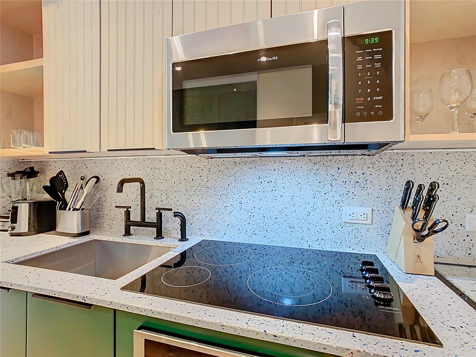 SUNSET WALK HOTEL CONDO PH 1 - Residential