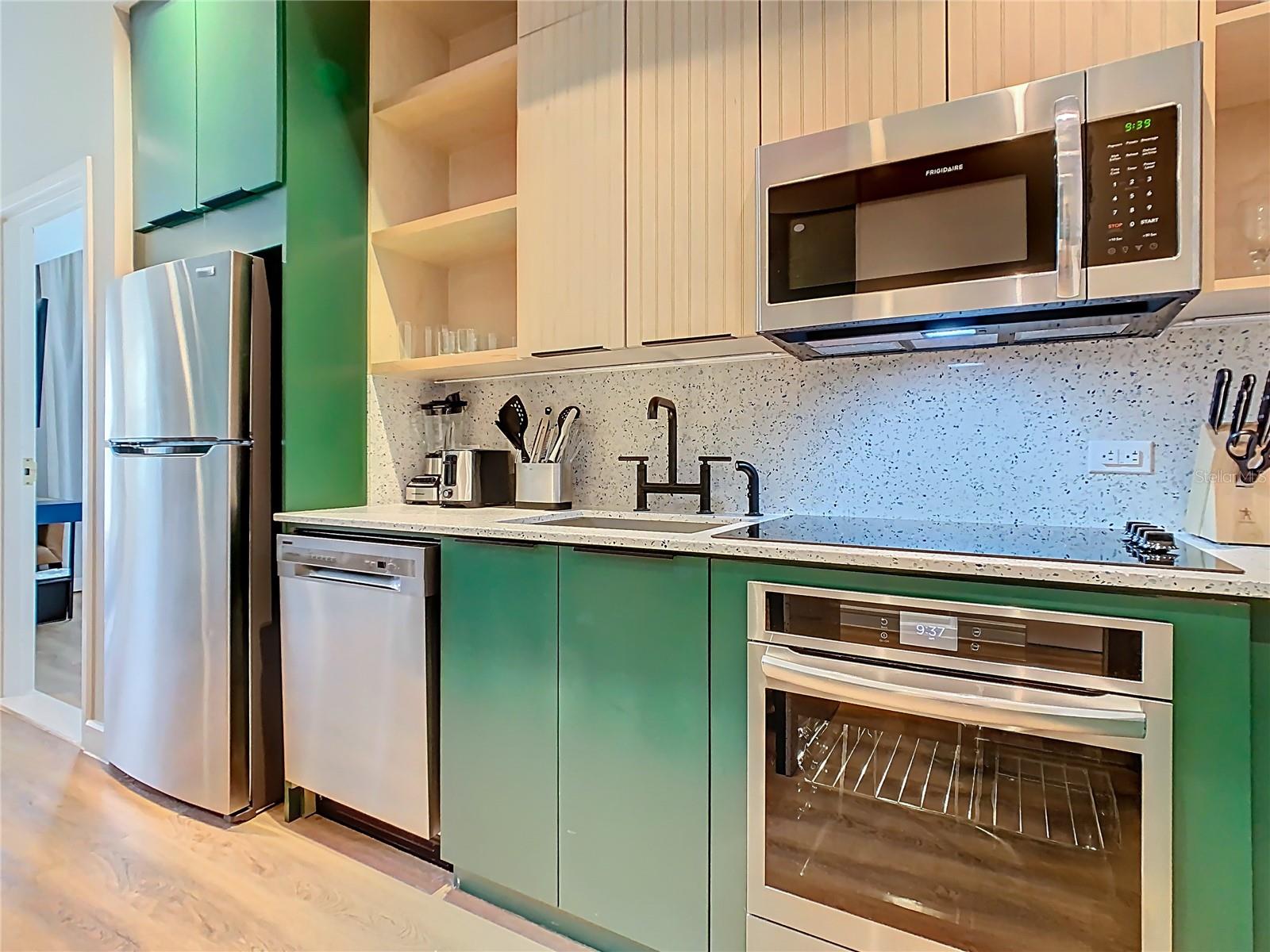 SUNSET WALK HOTEL CONDO PH 1 - Residential