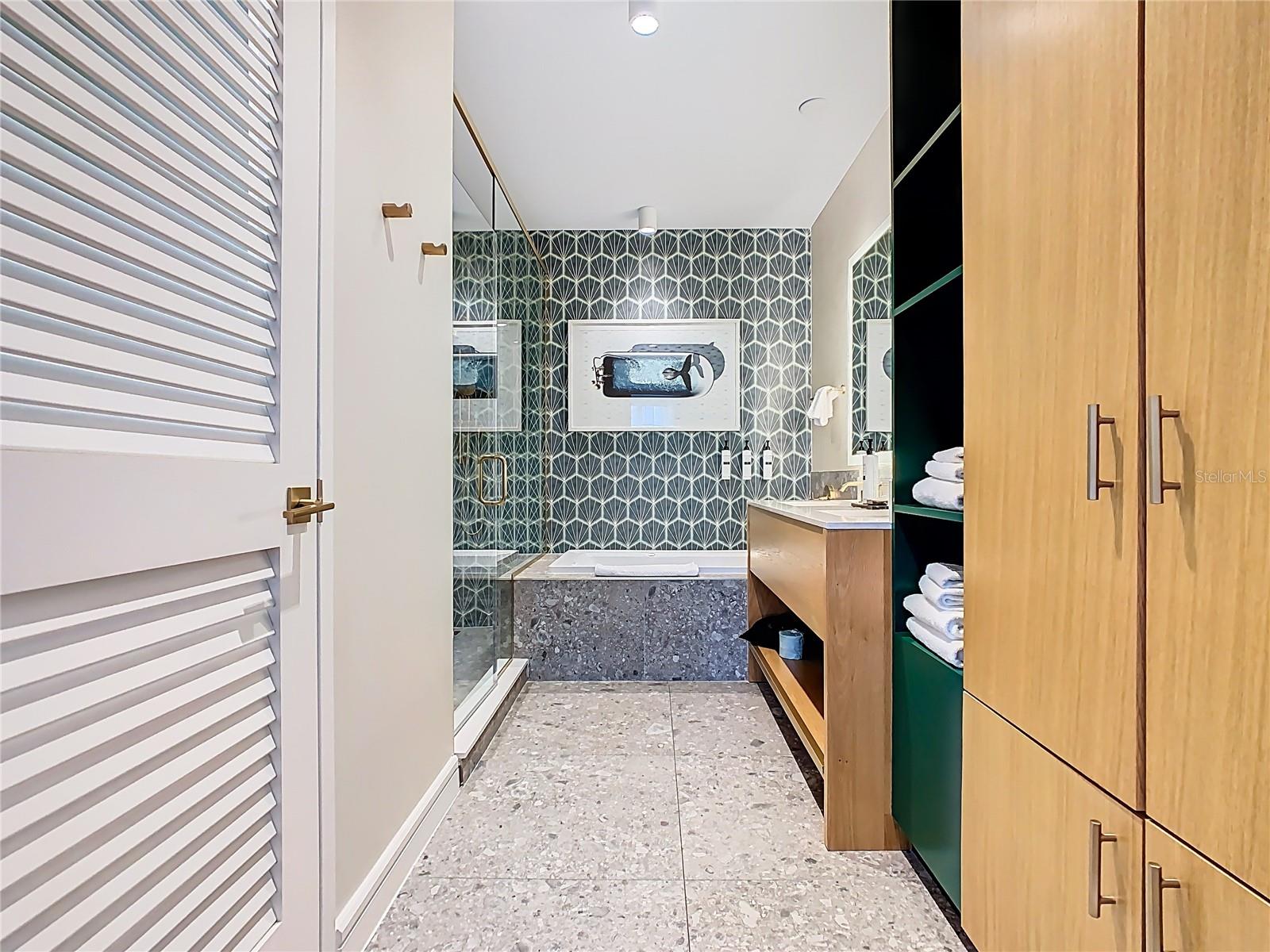 SUNSET WALK HOTEL CONDO PH 1 - Residential