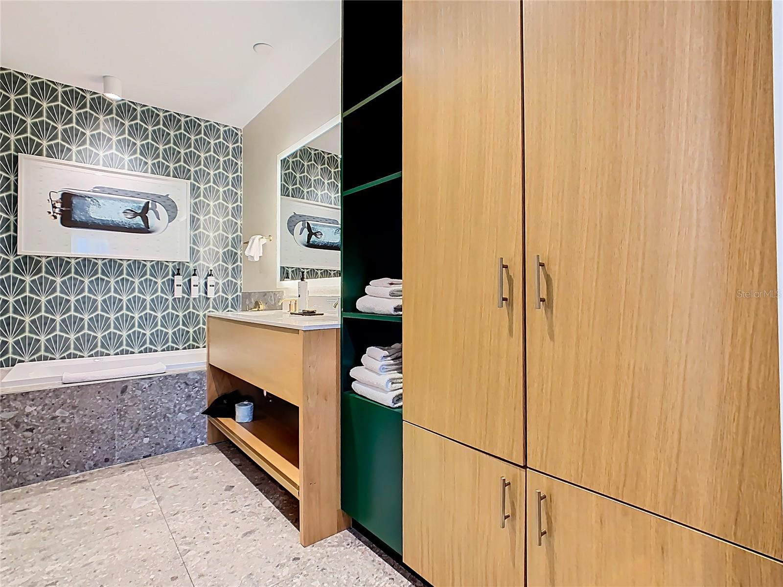 SUNSET WALK HOTEL CONDO PH 1 - Residential