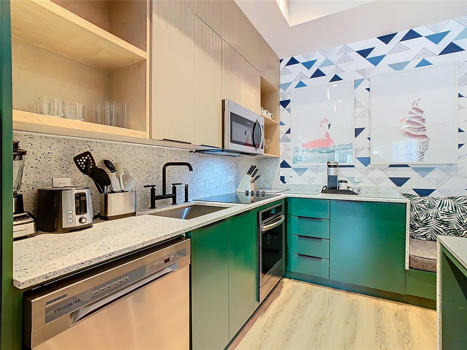 SUNSET WALK HOTEL CONDO PH 1 - Residential