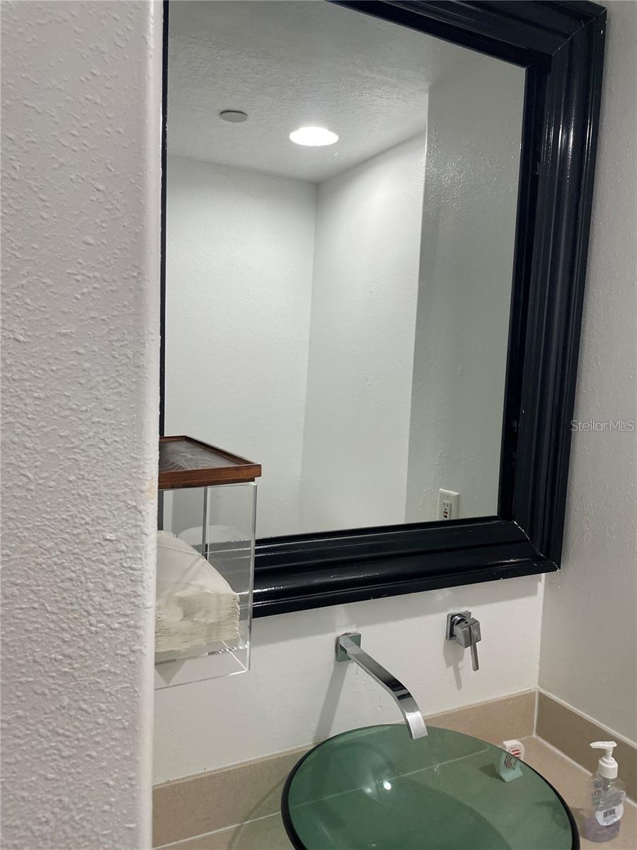 O S P SERVICE CENTER - Commercial Sale