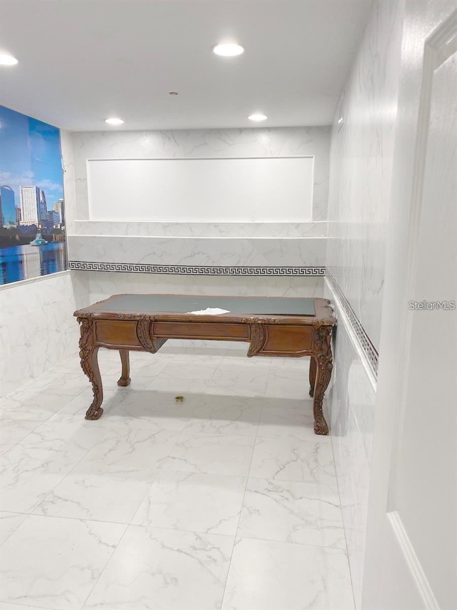 O S P SERVICE CENTER - Commercial Sale