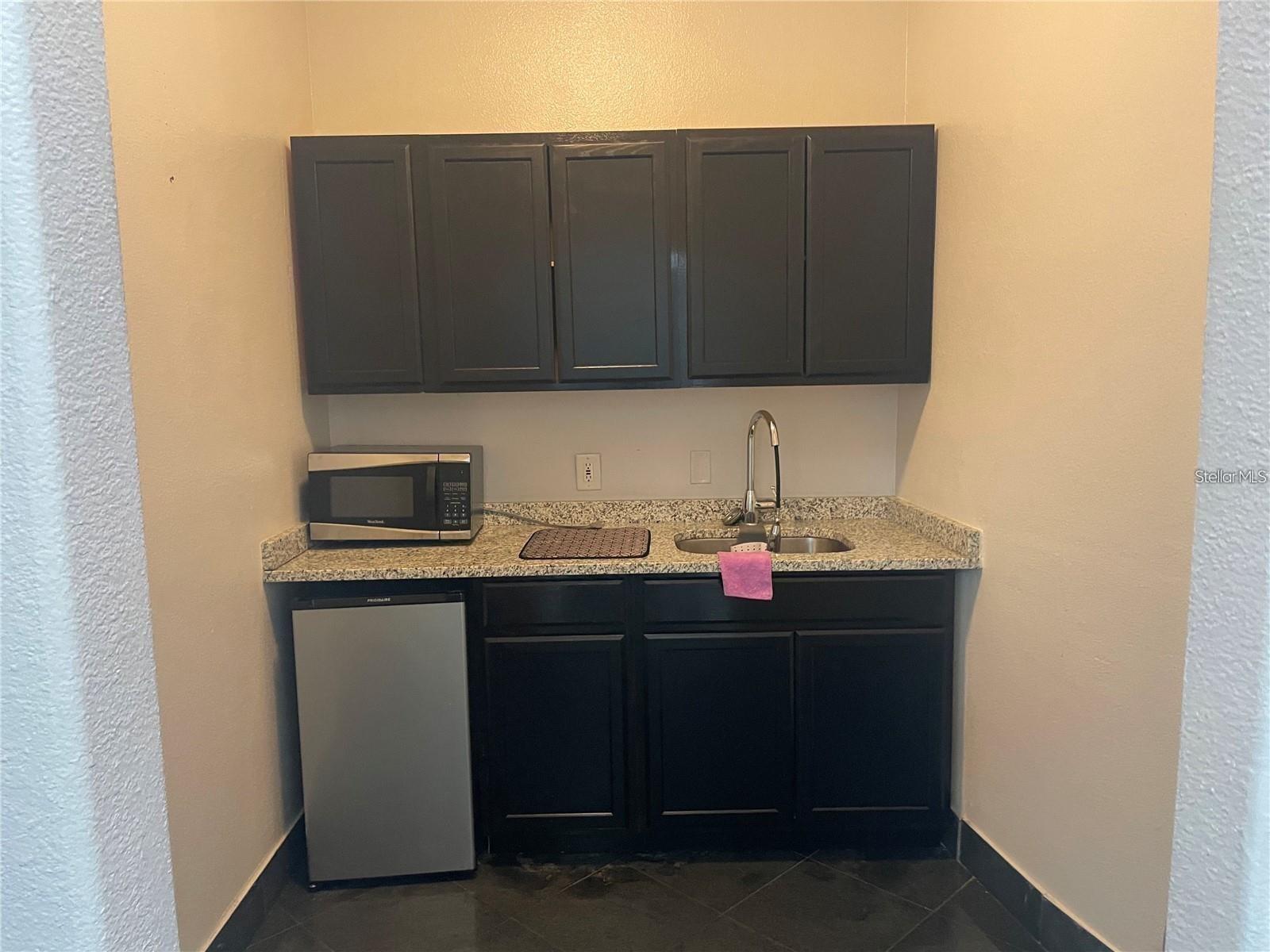 O S P SERVICE CENTER - Commercial Sale