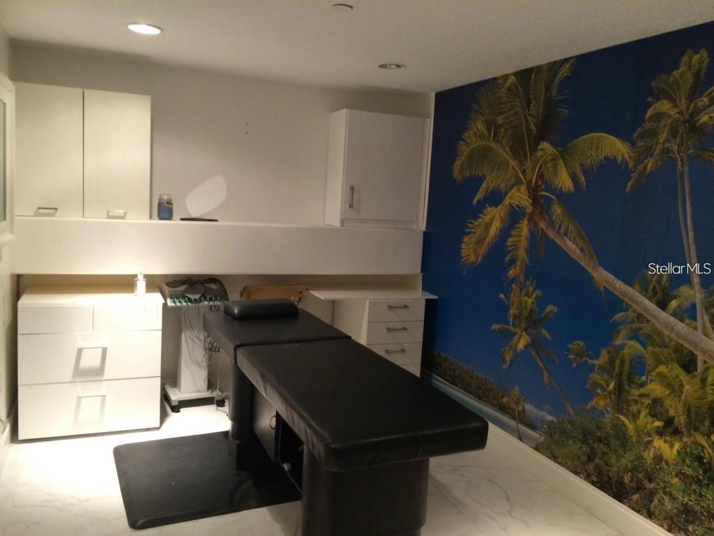 O S P SERVICE CENTER - Commercial Sale