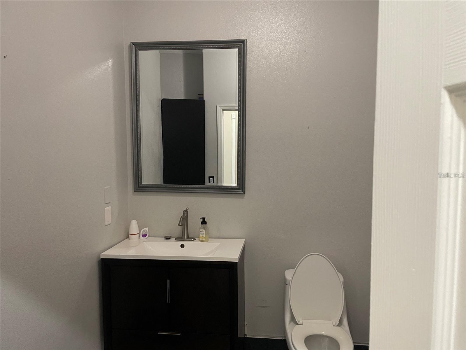 O S P SERVICE CENTER - Commercial Sale