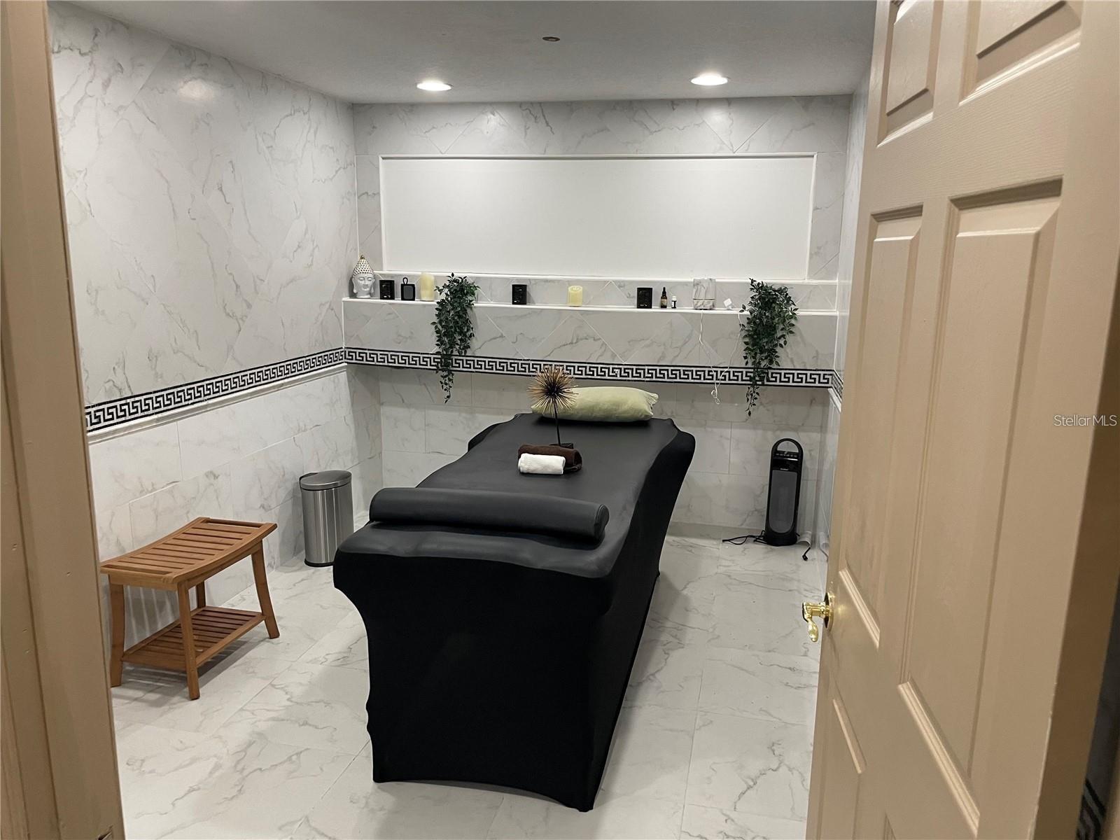 O S P SERVICE CENTER - Commercial Sale