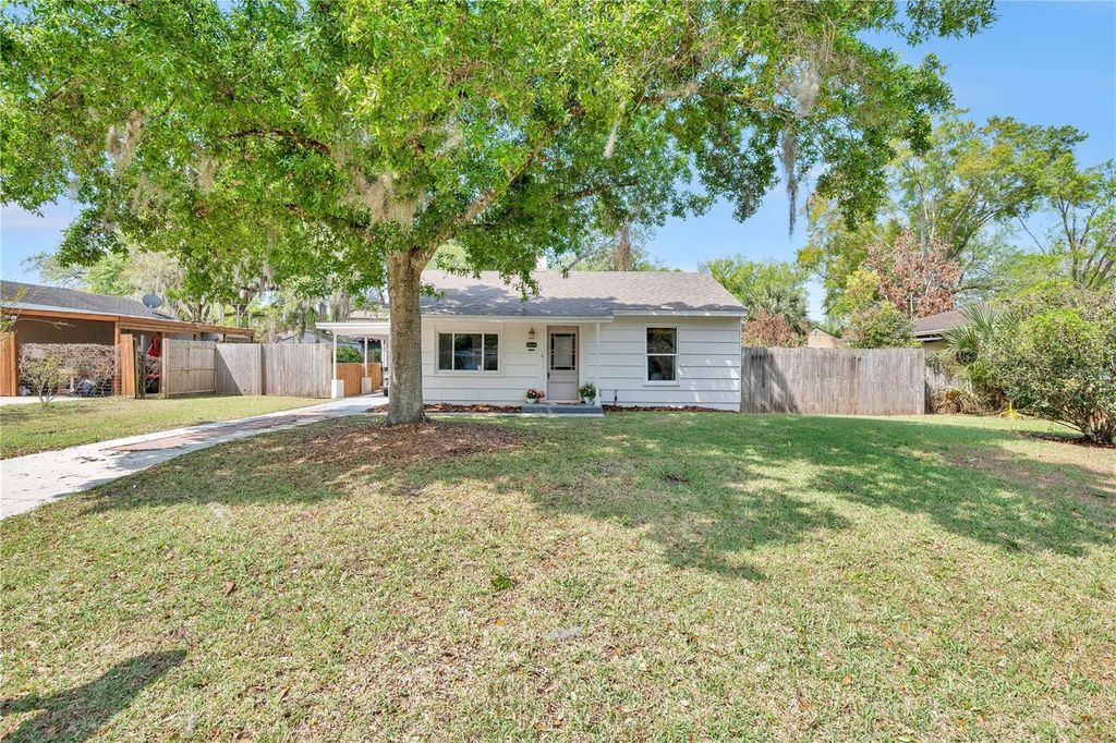 Photo of 2114 S Oak Avenue, Sanford, FL 32771 (MLS # O6392062)