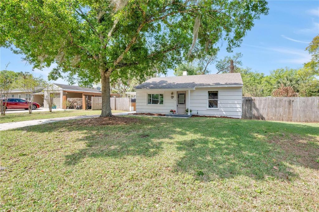 Photo of 2114 S Oak Avenue, Sanford, FL 32771 (MLS # O6392062)