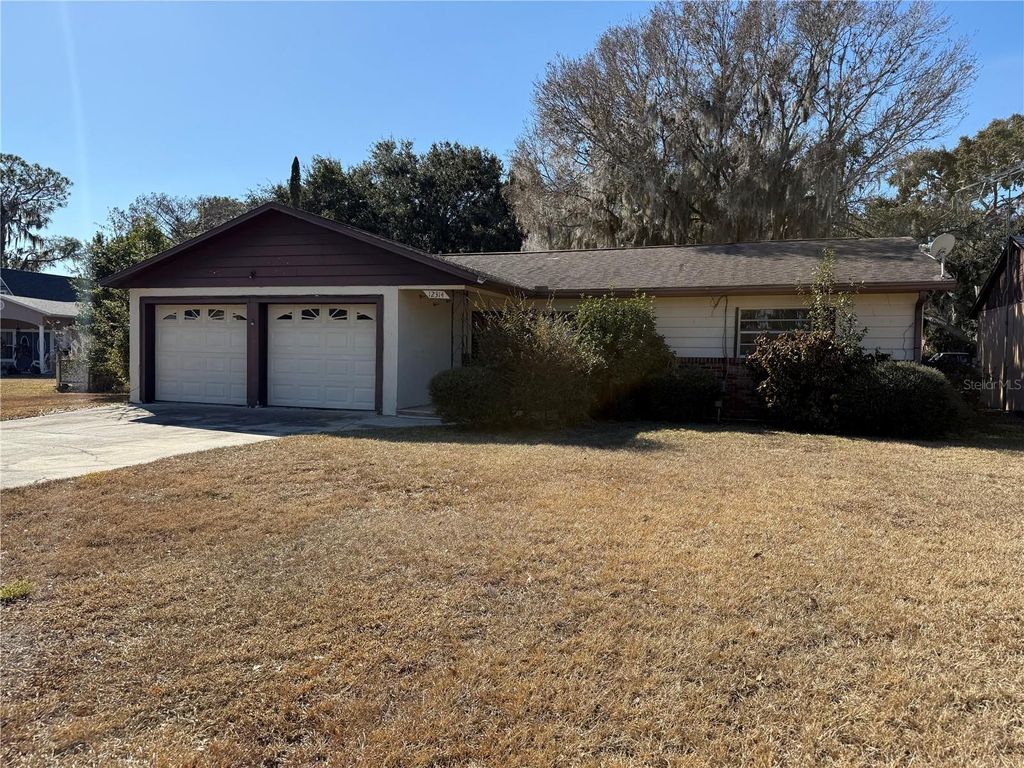 Photo of 12314 Virginia Drive, Leesburg, FL 34788 (MLS # G5107775)