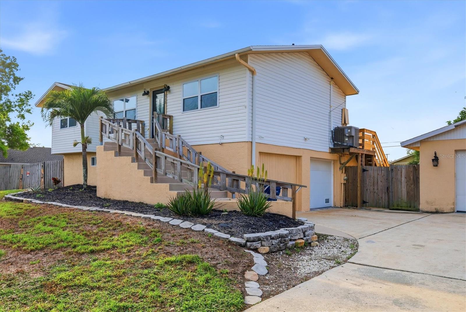 PALMETTO POINT - Residential Lease