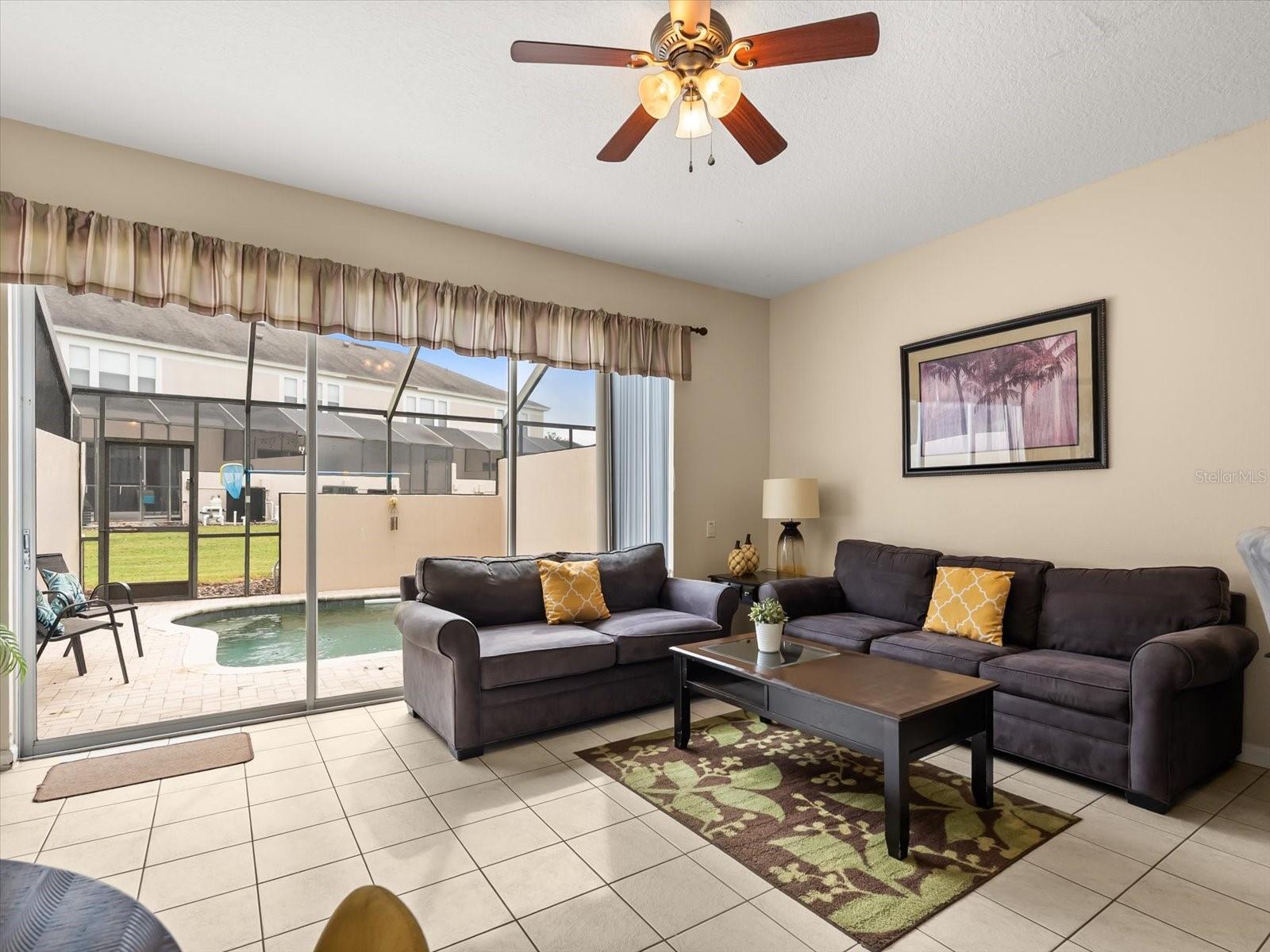 WINDSOR PALMS TWNHMS PH 3A - Residential