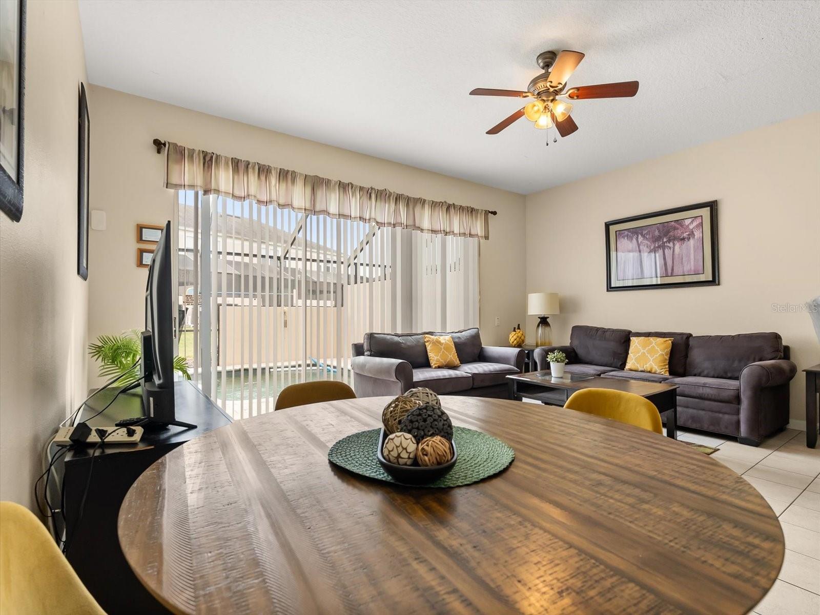 WINDSOR PALMS TWNHMS PH 3A - Residential