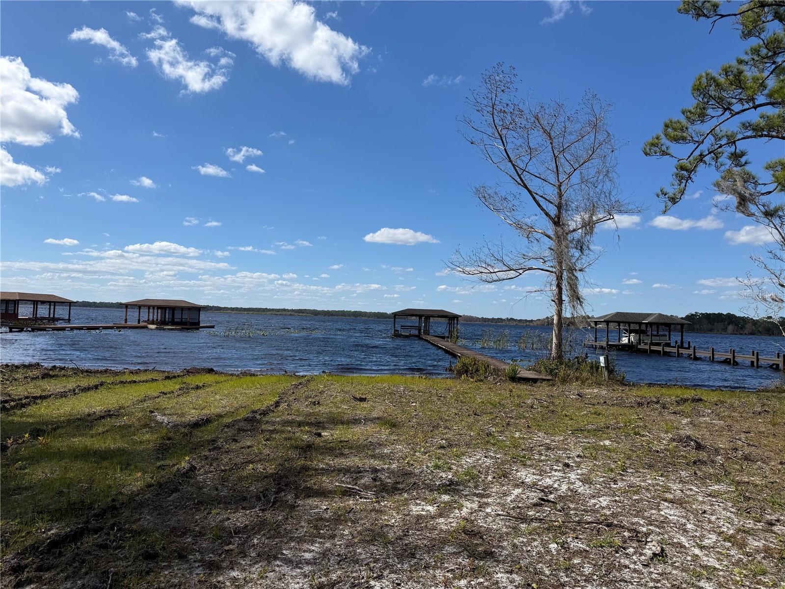 LAKE MARY JANE SHORES - Land