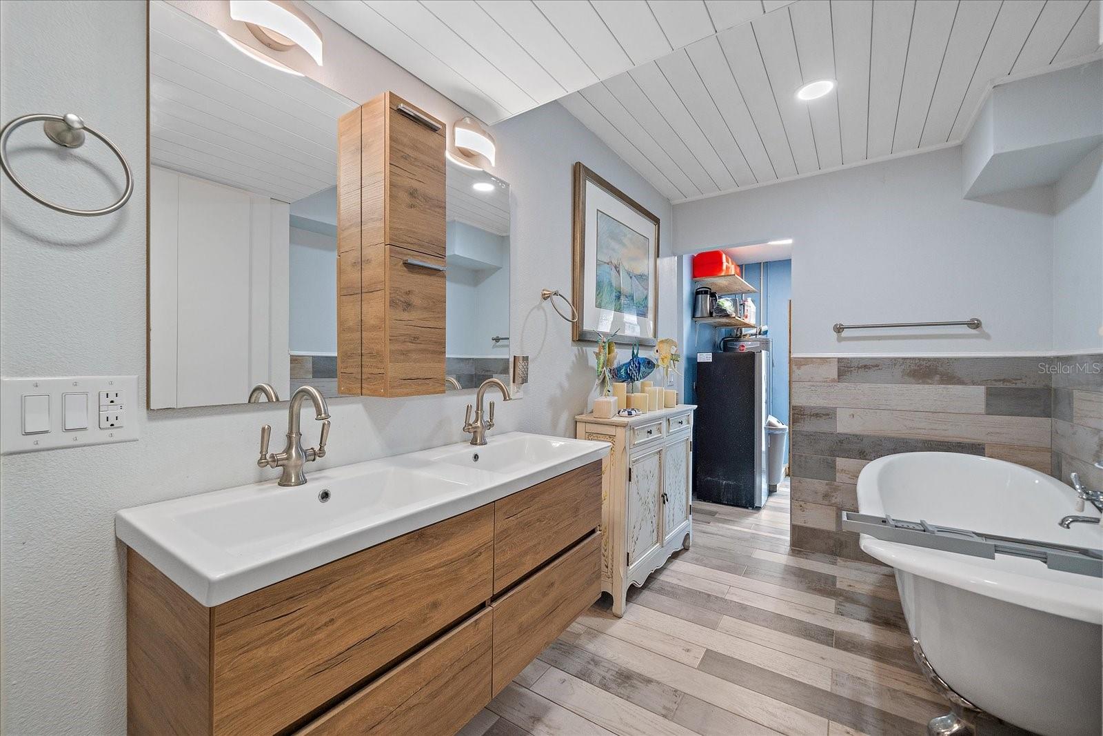 TARPON POINT - Residential