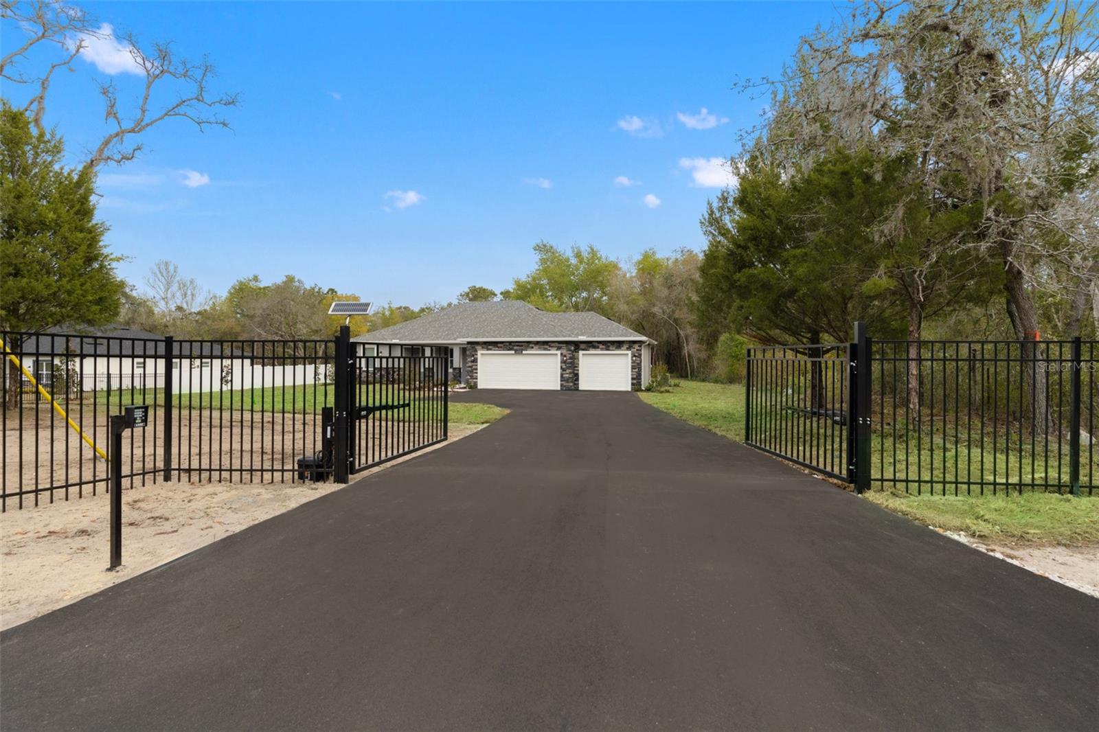 SHADY HILLS - Residential