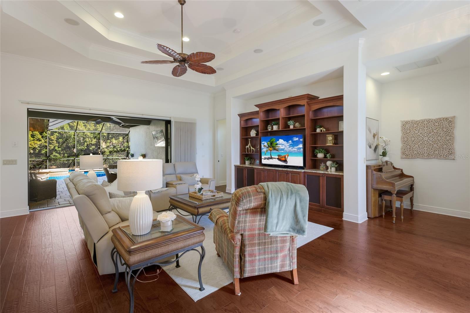 COUNTRY CLUB EAST AT LAKEWD RNCH QQ2 - Residential